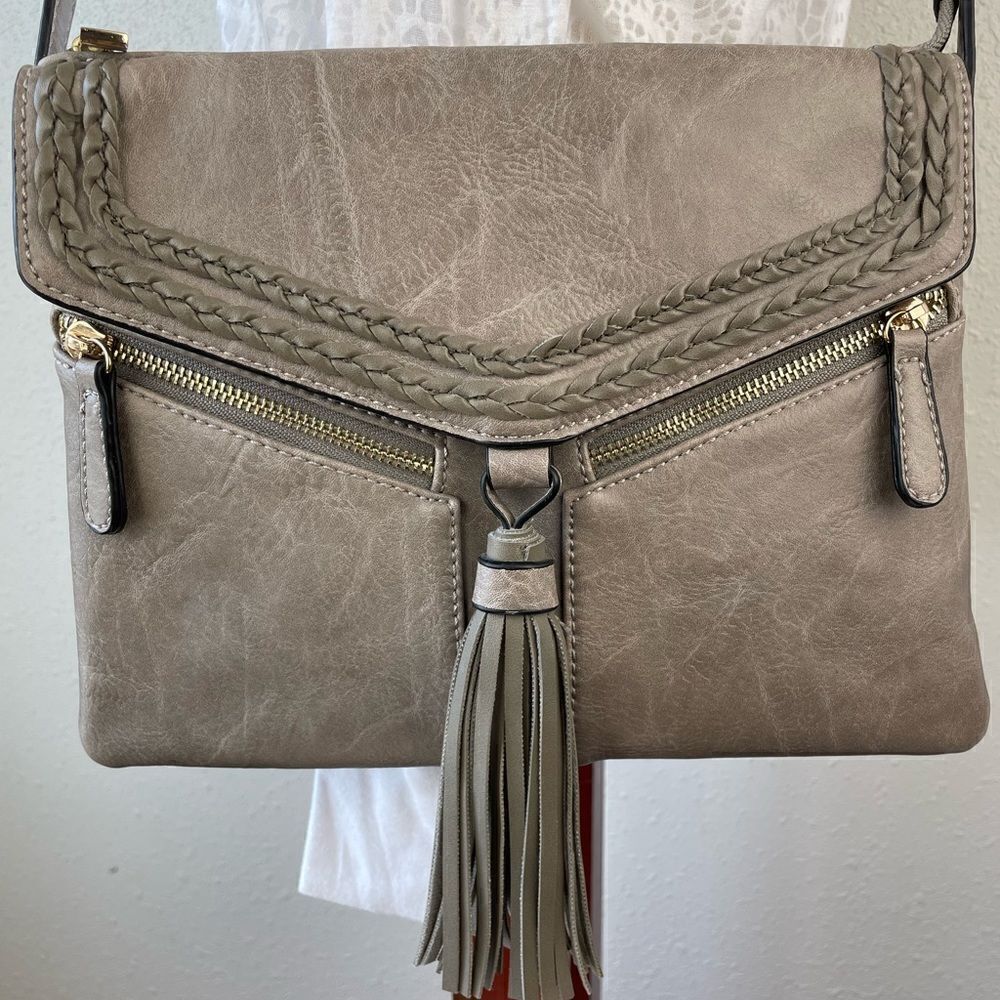 Faux Gray Leather Crossbody Purse EUC - Picture 2 of 10